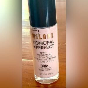 NWT! MIlani Conceal & Perfect 2-in-1 porcelain (OOA) foundation/concealer